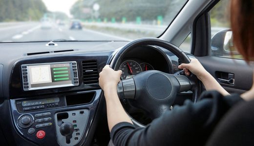 車が走るとカタカタ音がする！原因と危険性、対処法を徹底解説