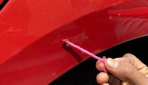 車の傷にタッチペンを塗るとバレる？目立たせない補修方法と査定への影響
