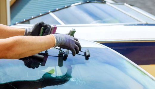 フロントガラスの撥水はいらない？不要とされる理由と正しい手入れ