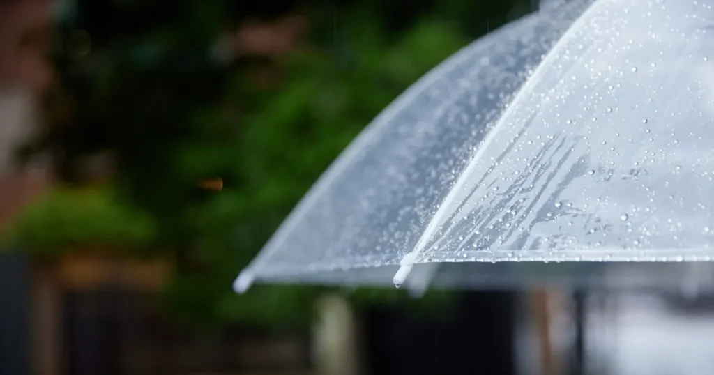 雨の日でも板金塗装はできる?