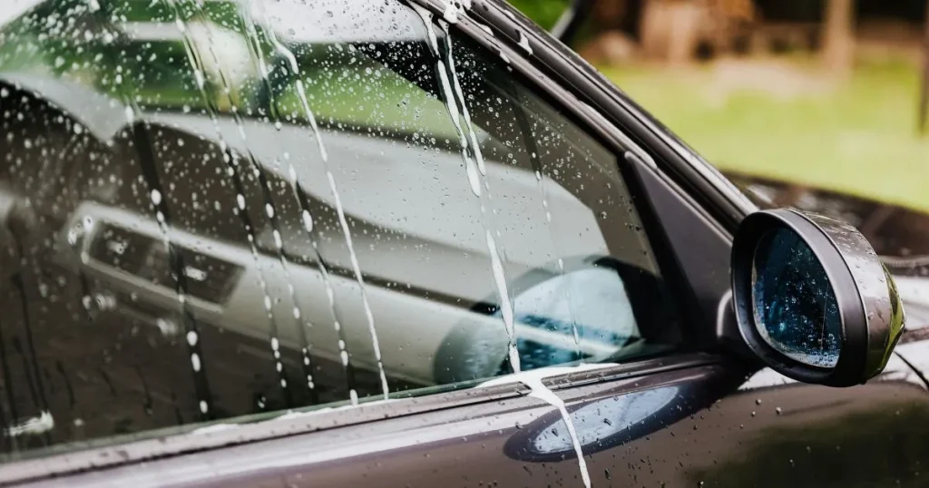 洗車の頻度は2ヶ月に1回でも問題ない?